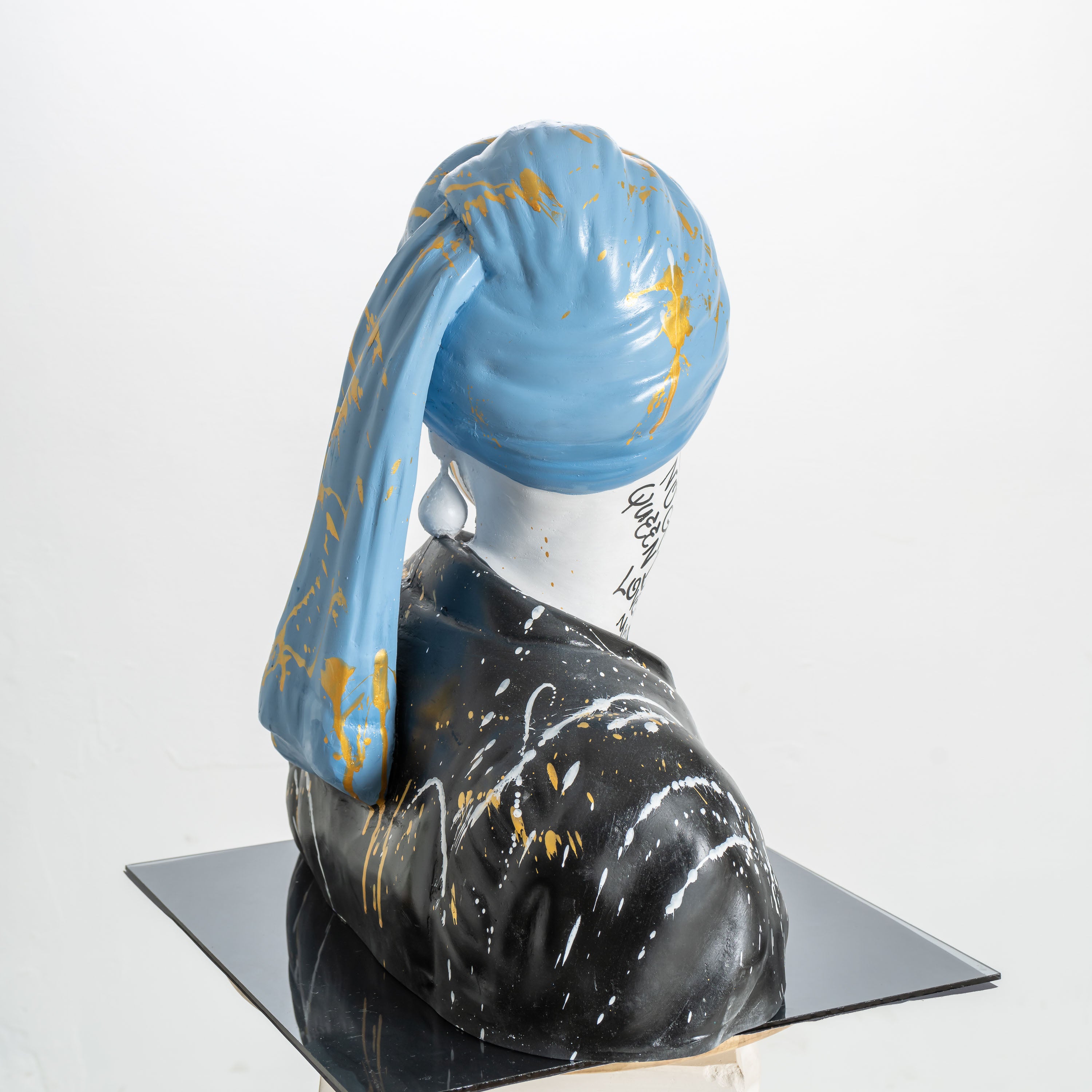 Graffiti Pearl. 20in