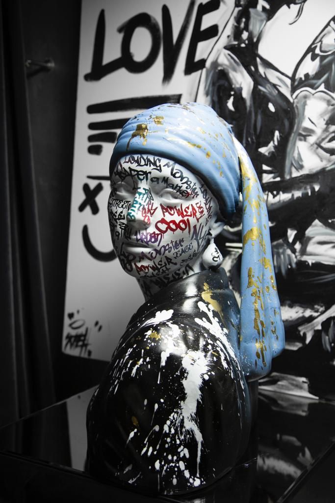 Graffiti Pearl. 20in
